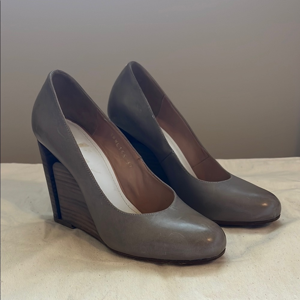 Maison Martin Margiela gray woodblock wedges w/ heel outline cutout sz 37